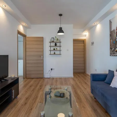 Terre 1-br Apt In + Balcony Apartament Larnaca