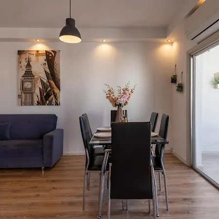 Apartament Terre 1-br Apt In + Balcony *